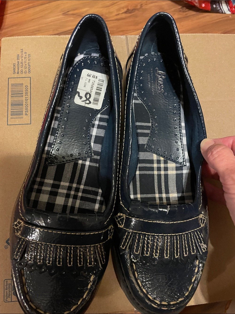 G H Bass & Co. Beaconhill Women’s Navy Patent Leather Fringe Loafers  size 8WW